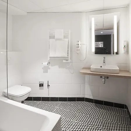 Отель Ibis Styles Centre Gare Лаваль