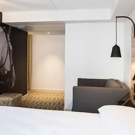 Ibis Styles Centre Gare Лаваль