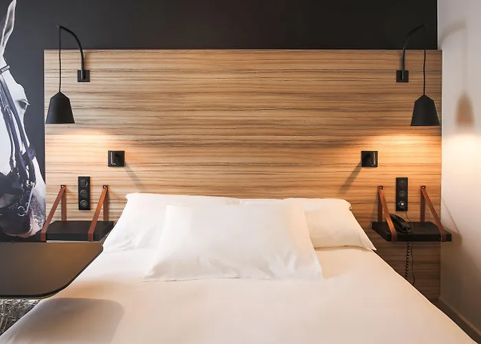 Ibis Styles Centre Gare Laval (Mayenne)