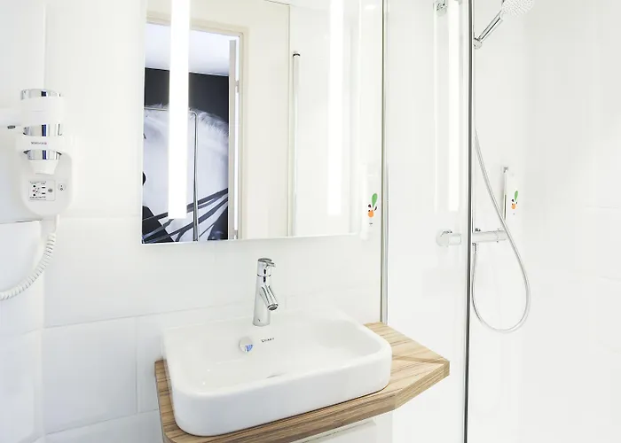 Hotel Ibis Styles Centre Gare Laval (Mayenne)